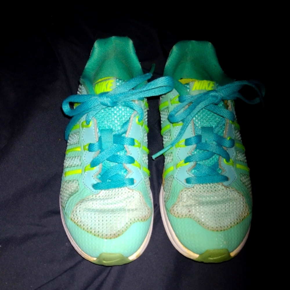 Nike girls shoes